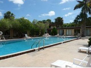 2nd image of 205 Palmetto Ave APT 405