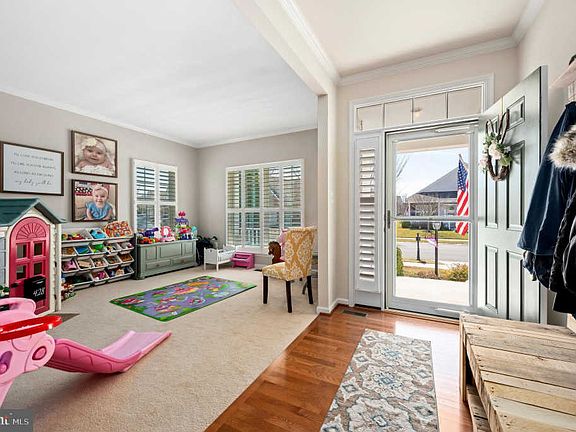 3rd image of 24884 Magnolia Cir