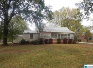 1049 Hillcrest Dr, Bessemer, AL 35022