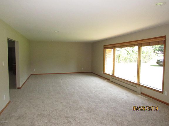 3rd image of 6681 Buena Vista Dr