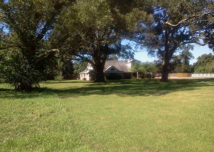 2nd image of 16502 Sun Valley Ln