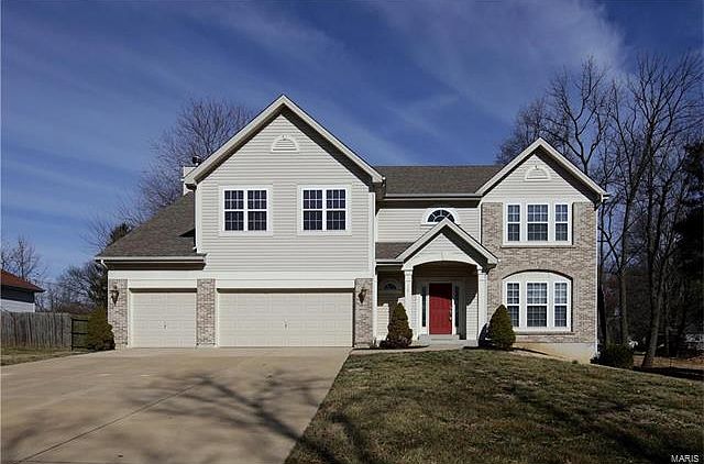1st image of 17 Lawrence Dr