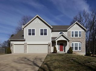 17 Lawrence Dr, Saint Louis, MO 63141