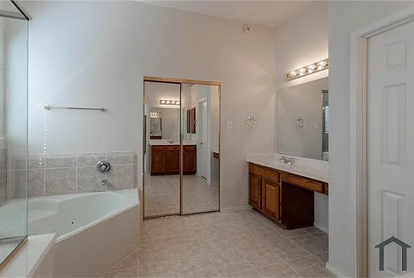 10057 Wyndbrook Dr — Photo 4