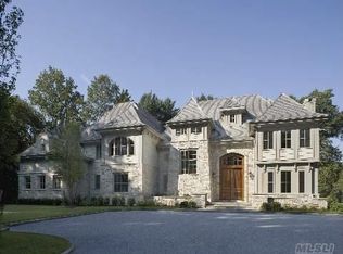 1256 Moores Hill Rd, Syosset, NY 11791