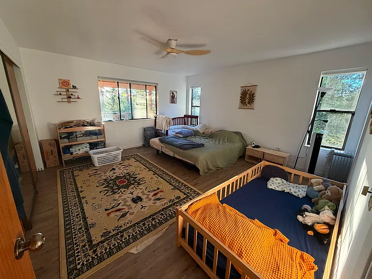 10458 Valley View Dr — Photo 3