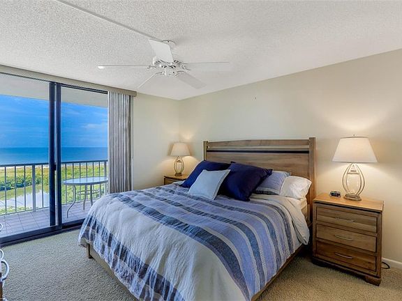 5th image of 440 Seaview Ct APT 1606