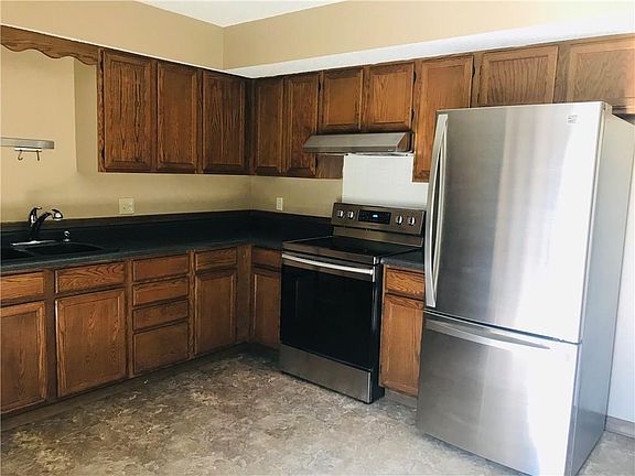 4th image of 906 Gordon Dr