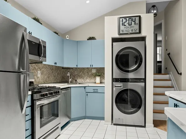 143 Bay Ridge Parkway image 2 of 11