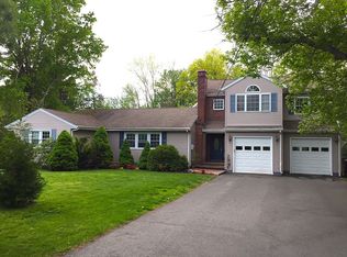 14 Two Mile Rd, Farmington, CT 06032