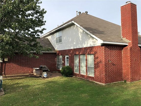 2nd image of 2732 Summertree Dr