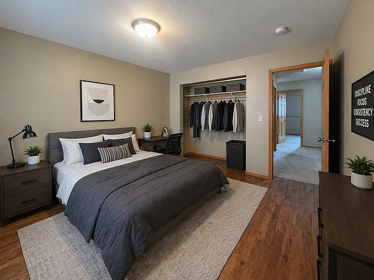 202 James Ave — Photo 4