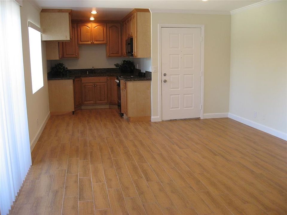 2nd image of 15141 Burbank Boulevard # First Floor