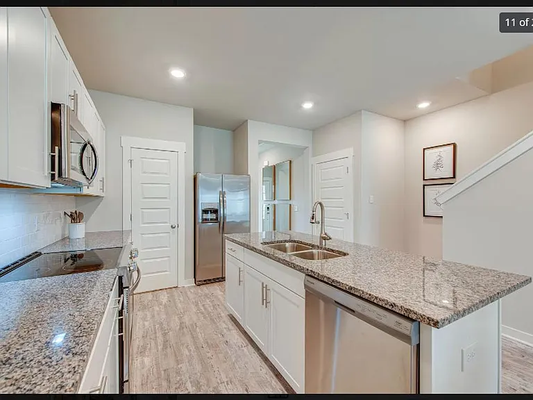 758 Mickelson Way — Photo 3