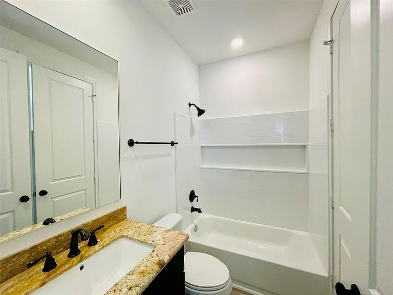 3255 Real St #B — Photo 26