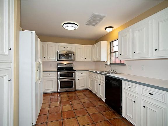 4th image of 8516 Landing Way Ct