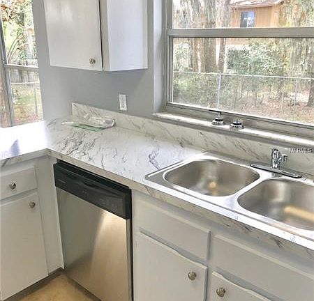 3rd image of 3309 N Lake Dr