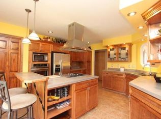 3918 Matthew Dr, Racine, WI 53402