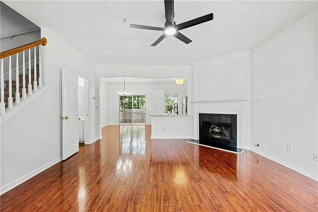 1135 Kilmington Court — Photo 2