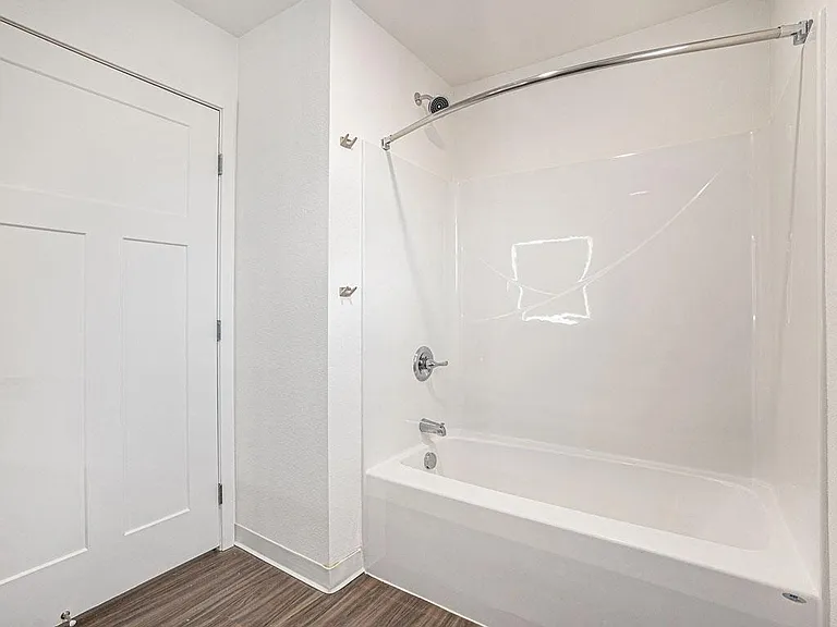 Signature Pointe Apartment Homes — Photo 76