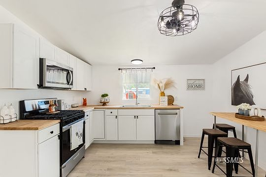 2nd image of 12 Alta Pinos Way