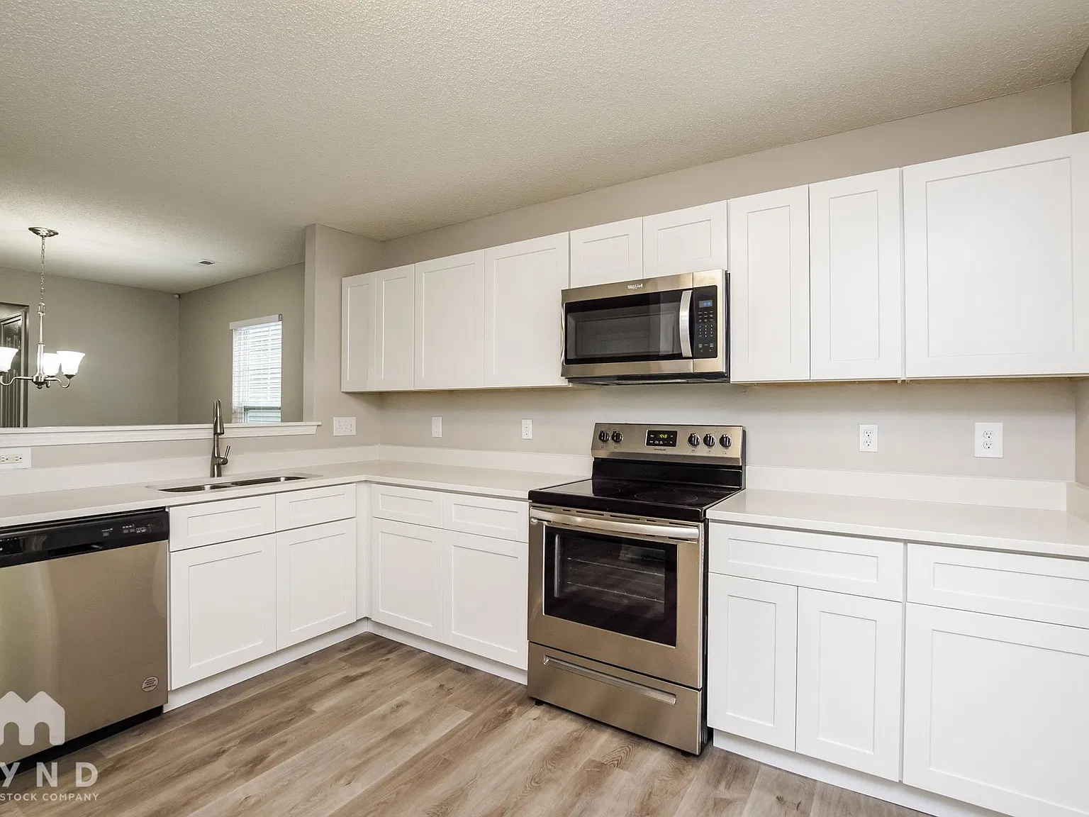 3 bed, 2.5 bath, 2088 sqft, $2,095 — Photo 3