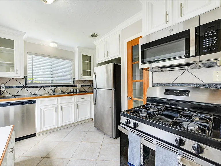 5255 Beaverbrook Dr — Photo 6