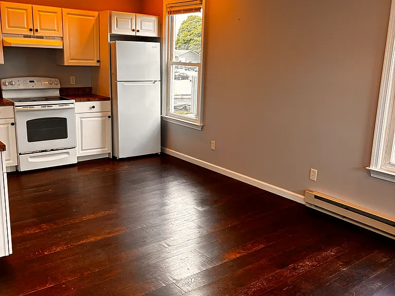 247 Main St #1 — Photo 3