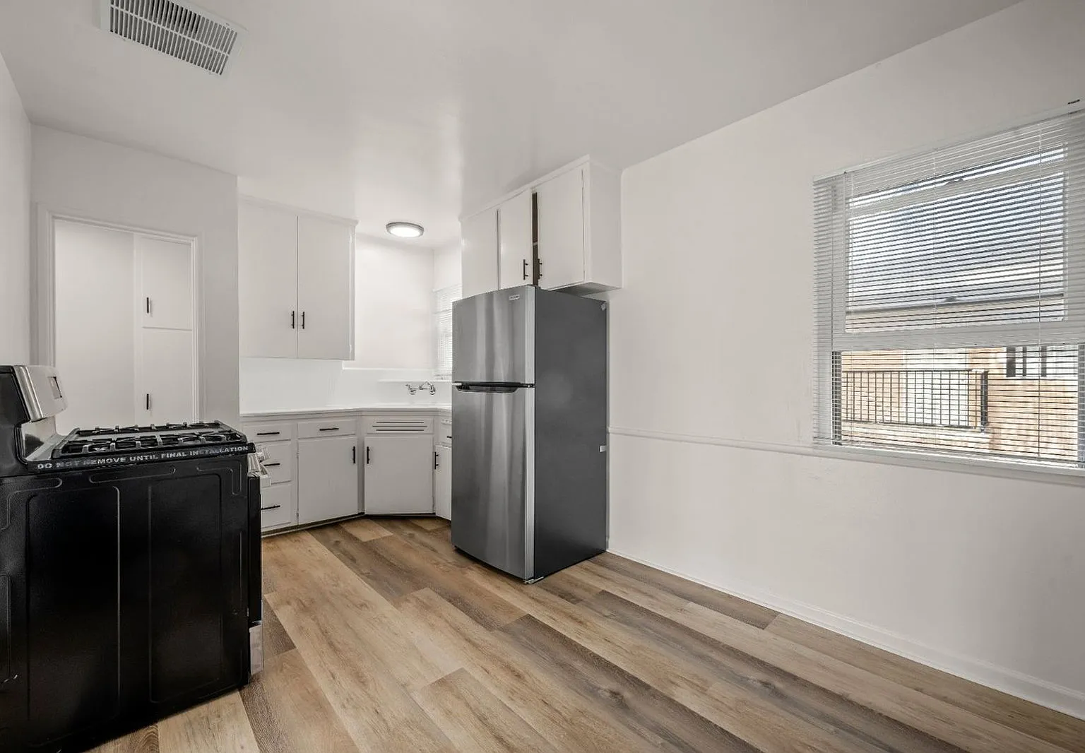 1 bed, 1.0 bath, 625 sqft, $1,472 — Photo 1