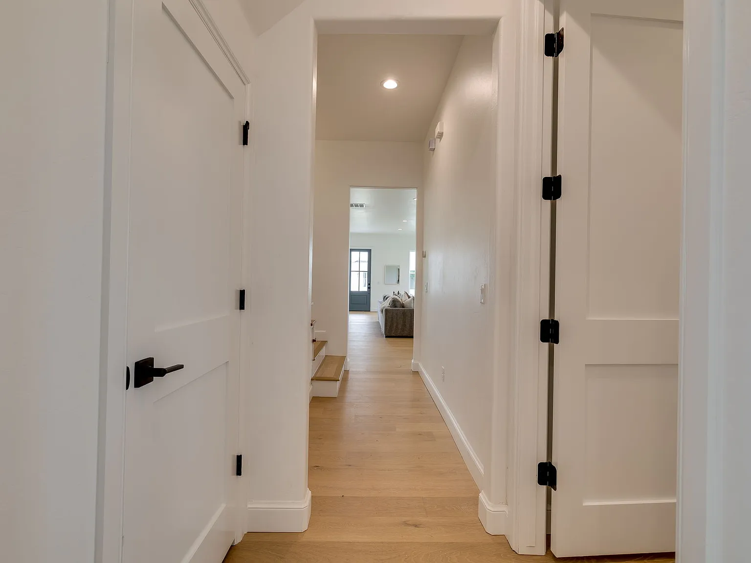 4 bed, 3053 sqft, $7,000 — Photo 2