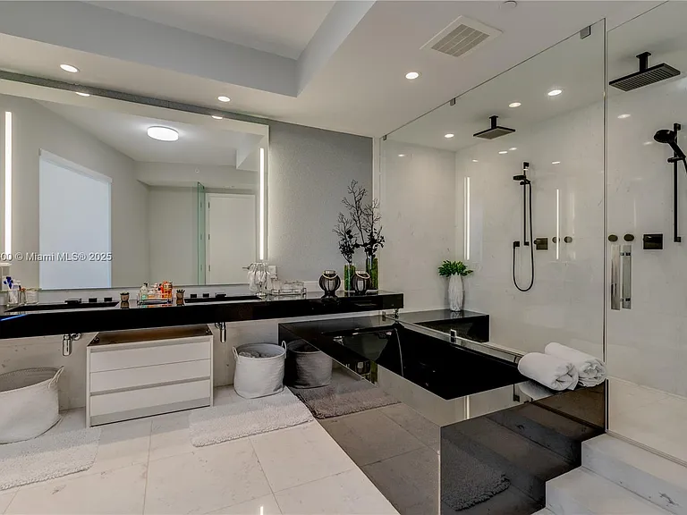 18555 Collins Ave #2403 — Photo 23