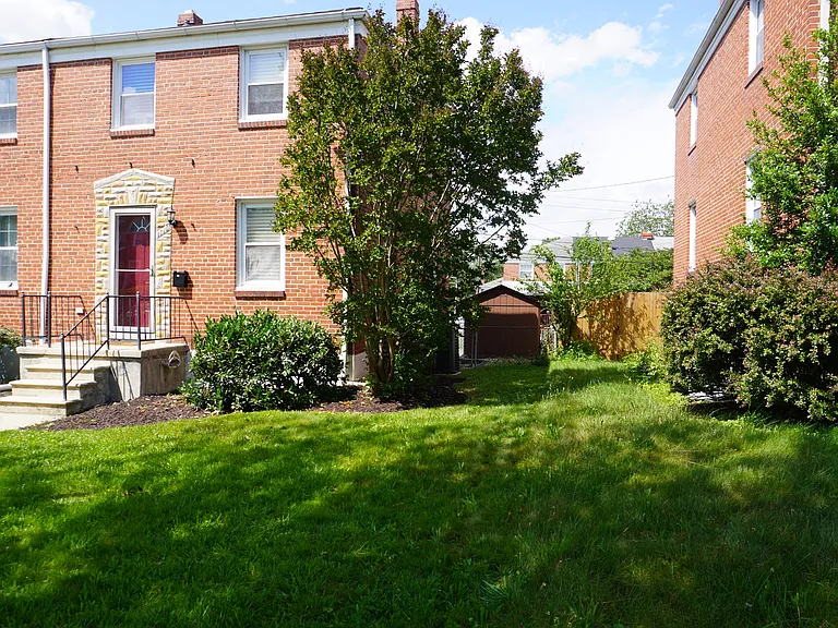 1710 Weston Ave — Photo 43