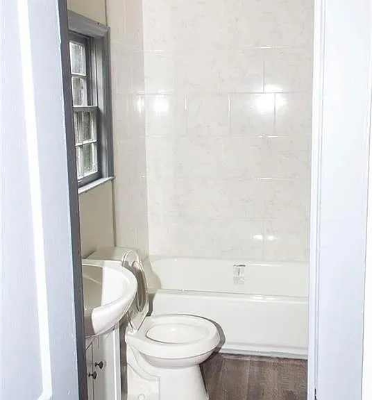 2418 Crestview Ave — Photo 10