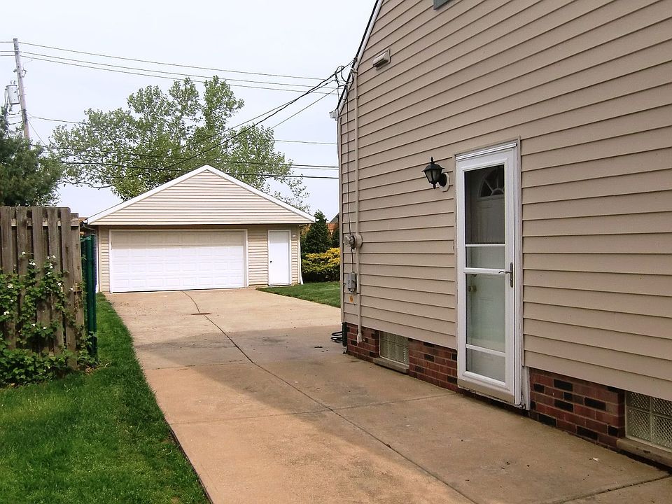1st image of 30111 Fairway Blvd