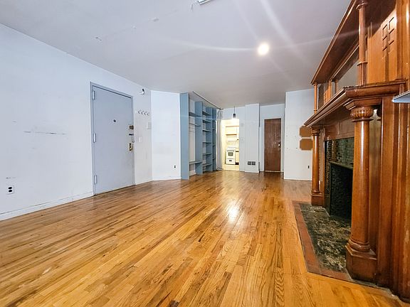 4th image of 129 W 75th St #F