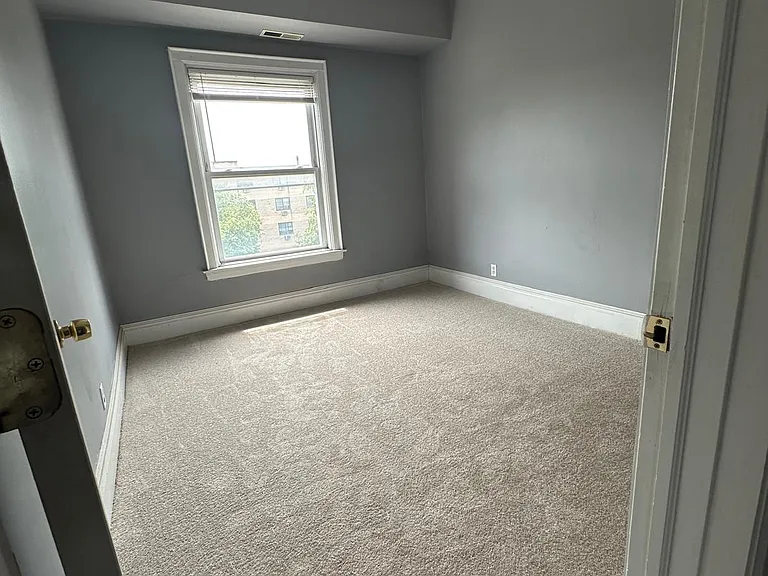 4354 W Washington Blvd #301 — Photo 8