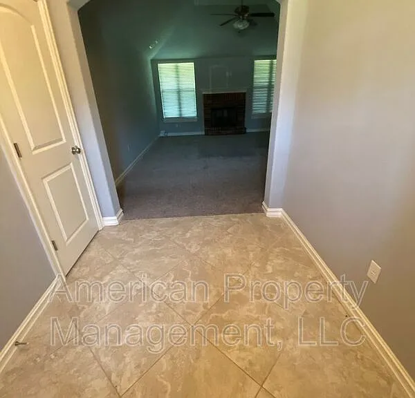 5312 Charleston Dr — Photo 2
