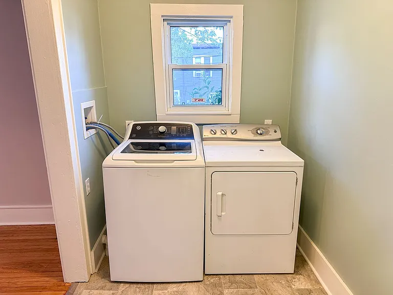 303 Page St NE — Photo 9