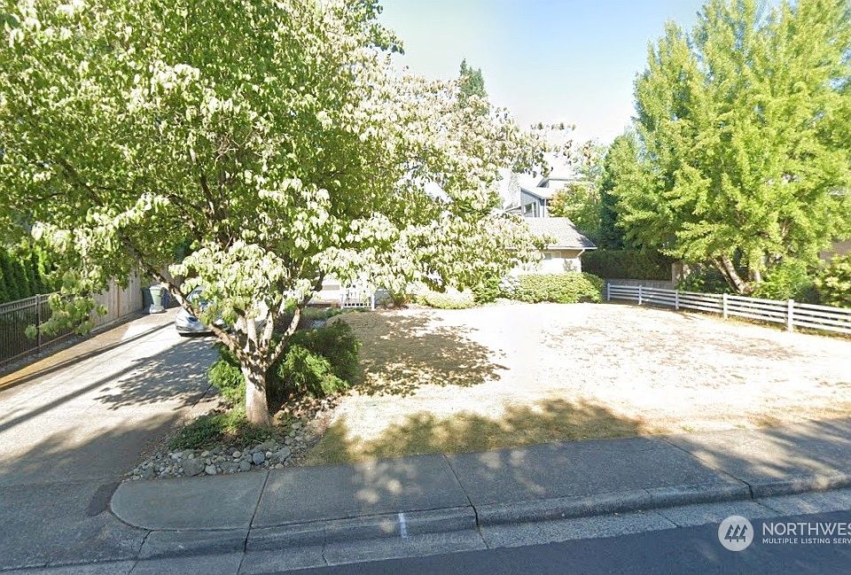 1st image of 1301 100th Avenue NE