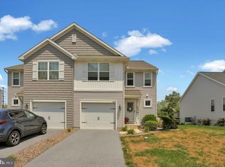 425 Smokering Dr, Robesonia, PA 19551