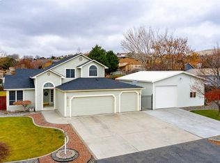 2915 Lorayne J Blvd, Kennewick, WA 99338
