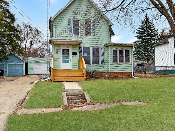 1607 S Highland Ave, Freeport, IL 61032