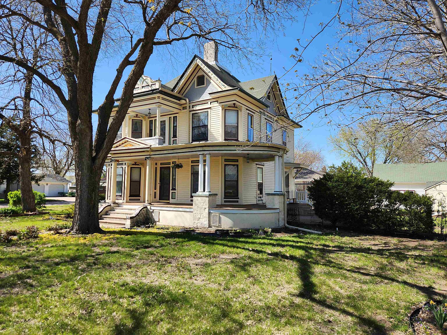 110 W Nemaha St, Blue Hill, NE 68930 MLS 20240509 Zillow