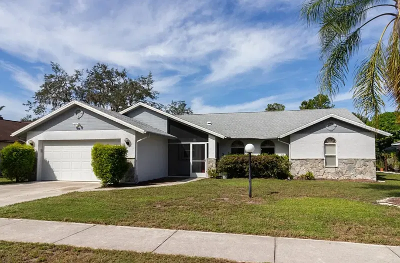 3 bed, 2.0 bath, 1852 sqft, $2,795 — Photo 2