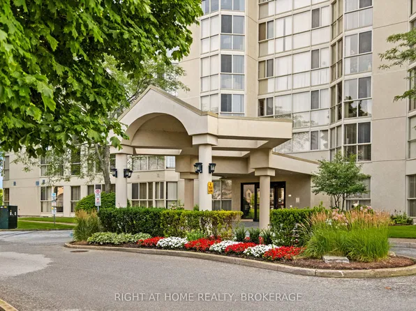 162 Martindale Rd #801, Saint Catharines, ON L2S 3S4
