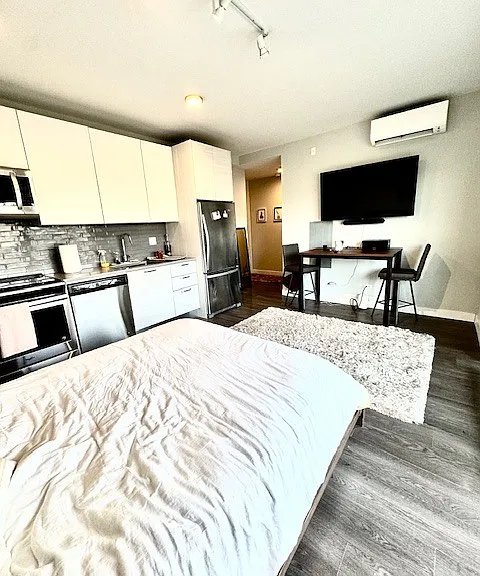 2407 W Eastwood Ave #202 — Photo 5