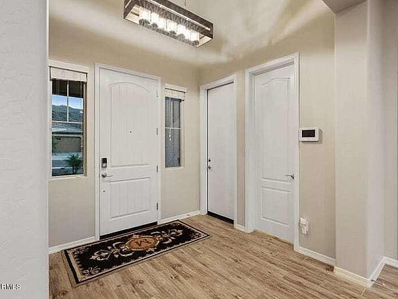 4th image of 1344 E Beth Dr