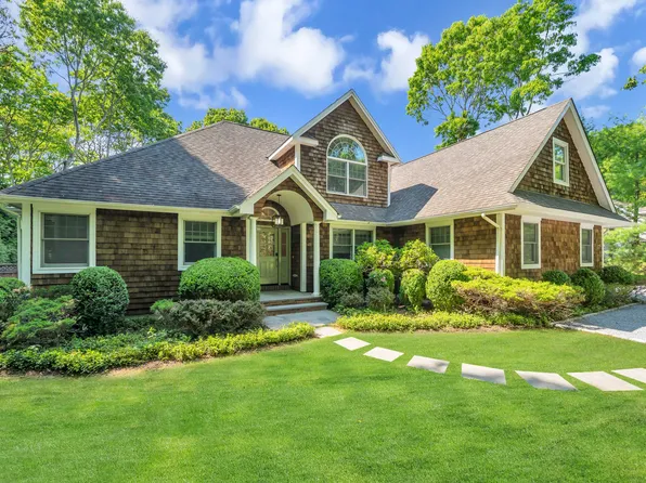 https://photos.zillowstatic.com/fp/9cc57f779ecef328a6df9b17c5448725-p_e.webp