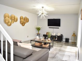 406 Arabian Rd, Palm Springs, FL 33461