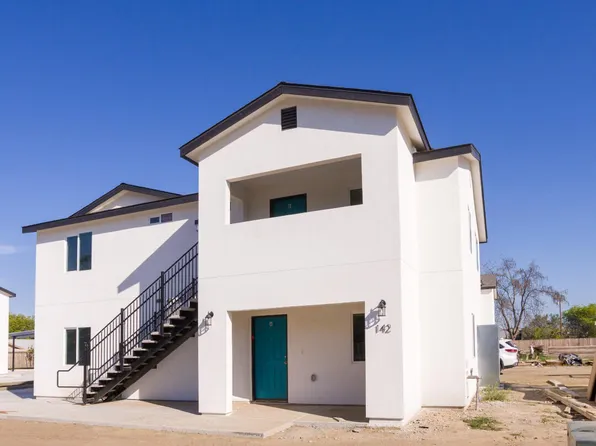 142 E Vandalia Avenue, Porterville, CA 93257
